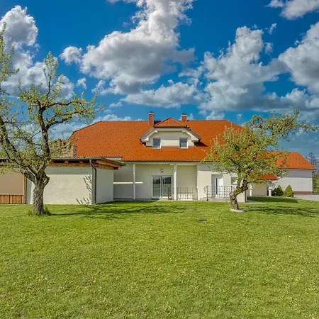 Relax House Nizka Savinja - Happy بيت للعطل *